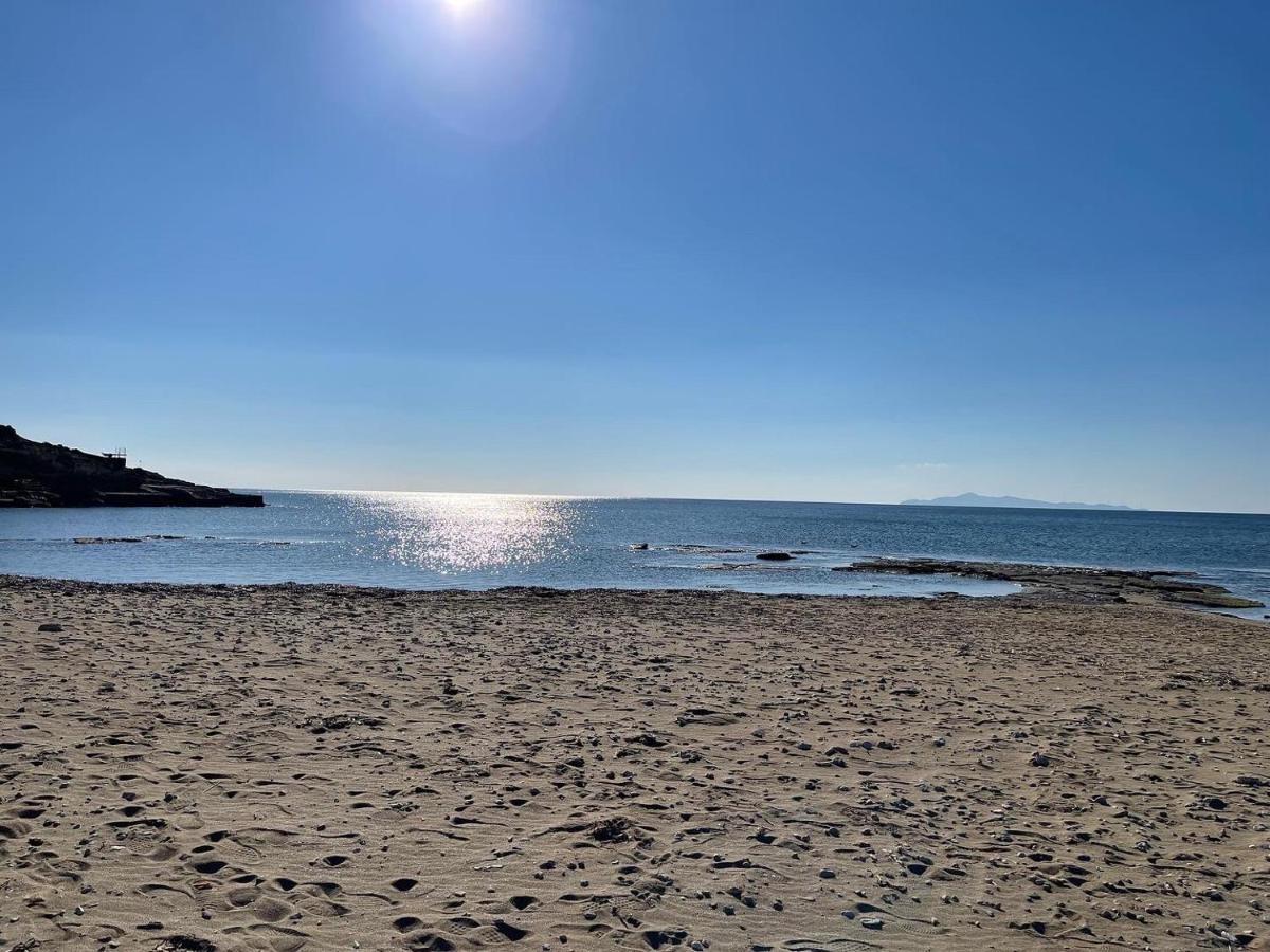 Legrena Beach Villa Szúnio Kültér fotó