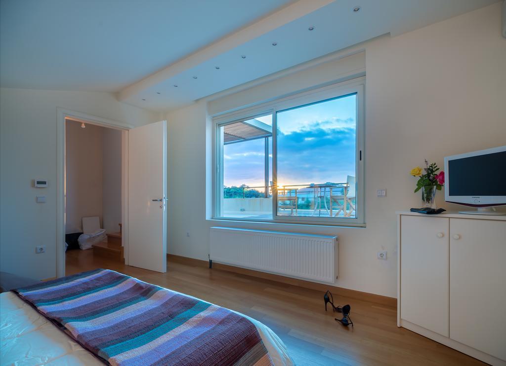 Legrena Beach Villa Szúnio Kültér fotó
