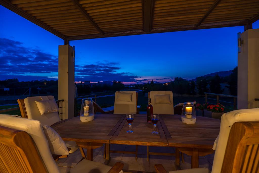 Legrena Beach Villa Szúnio Kültér fotó